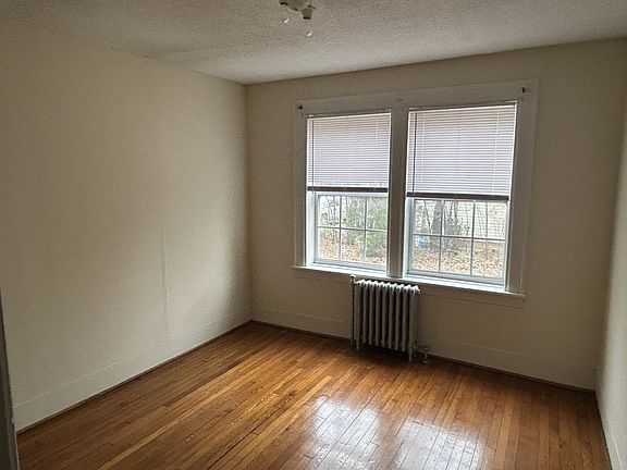 5th image of 463 Worth St NW #B