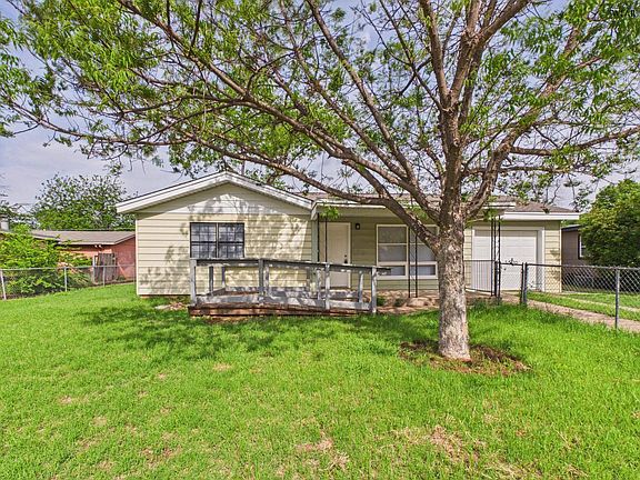 3rd image of 4318 Barnett Dr