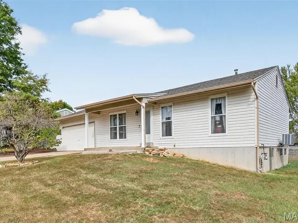 1333 Warrior Song Way, O'Fallon, MO 63366