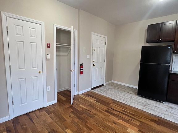 5th image of 241 Munn Ave #202