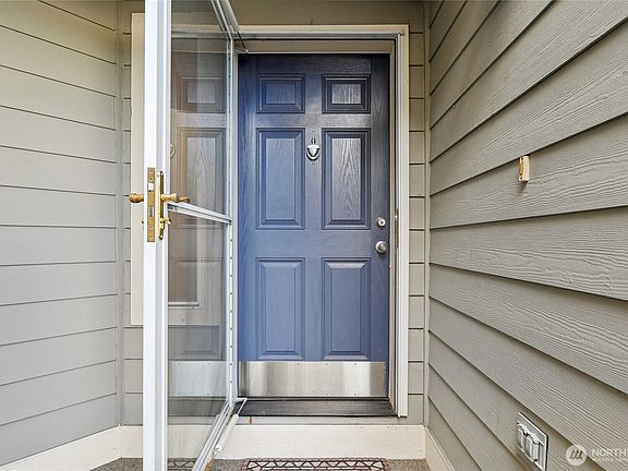 2nd image of 16006 89th Avenue E