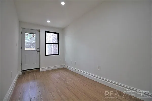 Rented by Real Street Inc | media 16