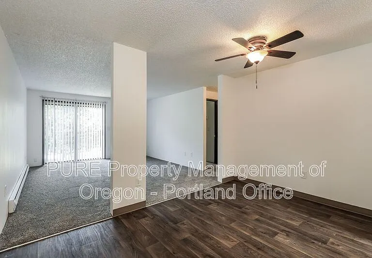 Parkway Garden — Photo 118
