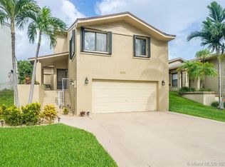 21910 SW 100th Pl, Cutler Bay, FL 33190