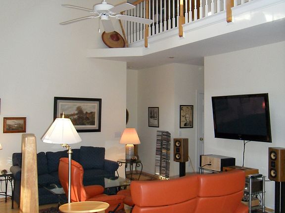 3rd image of 909 Cedar Downs Dr
