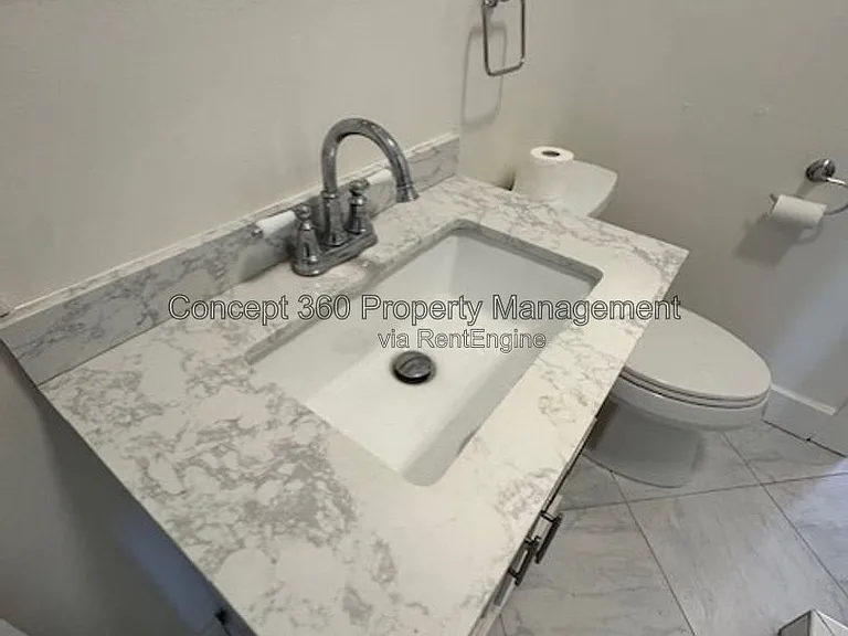 1144 E Appleton St #1 — Photo 23