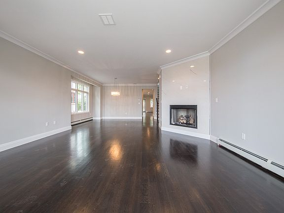 3rd image of 1050 Morningside Ln #A