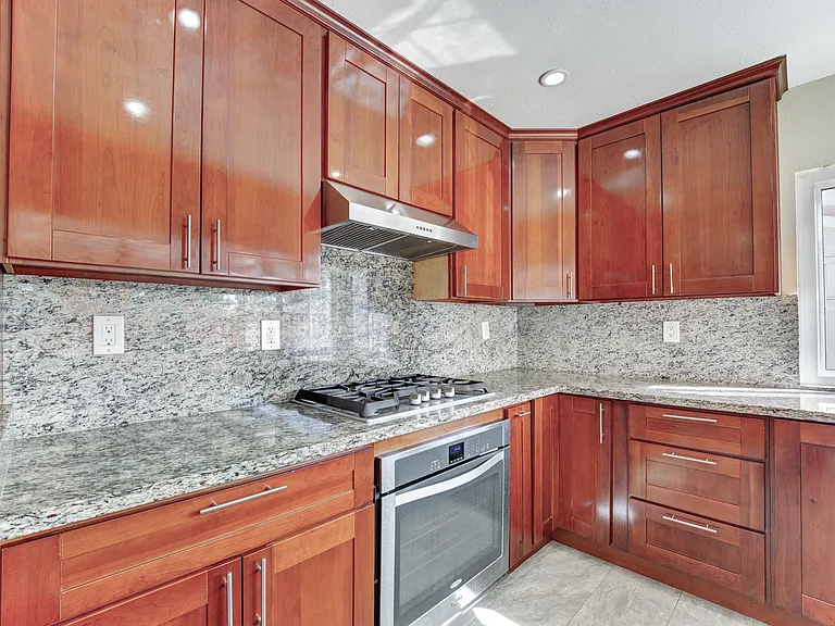 4608 Rochelle Dr — Photo 10