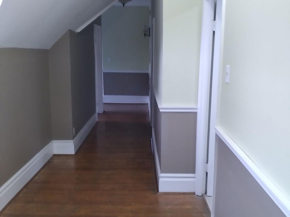 1st image of 528 Richmond Ave #3