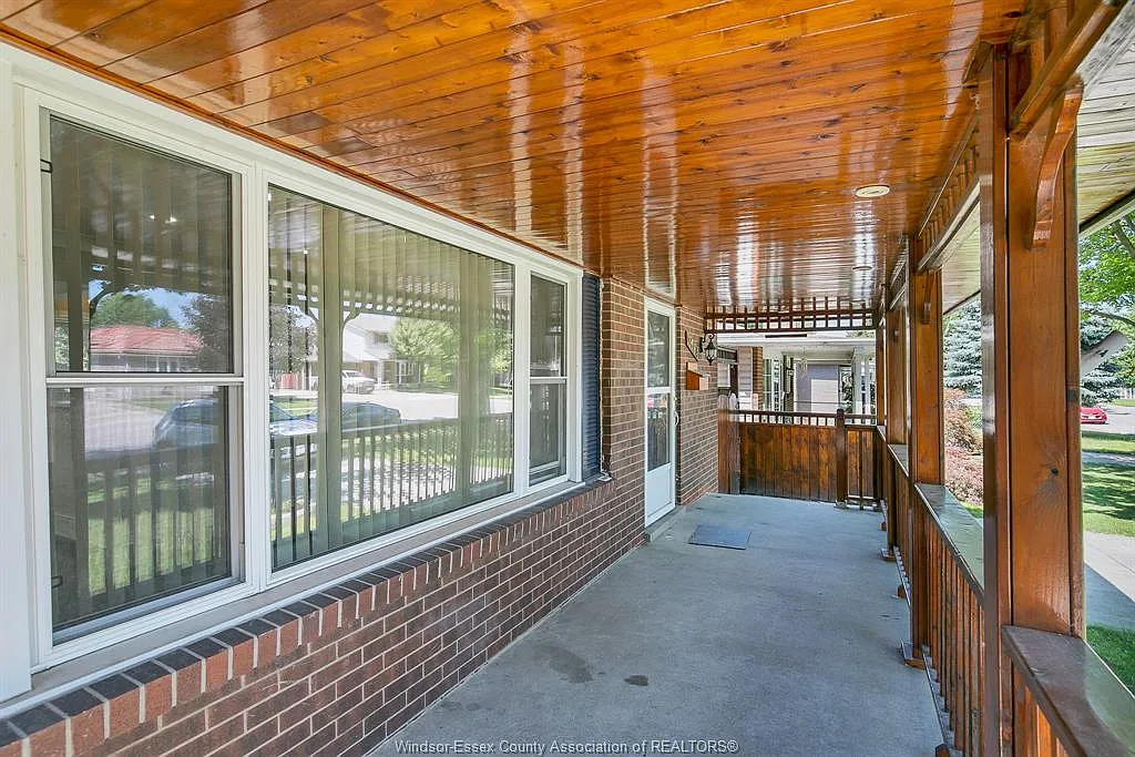 5 bed, $2,950 — Photo 4