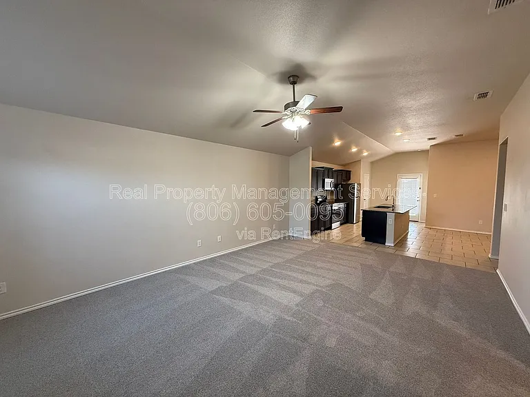 14309 Vernon Ave — Photo 2