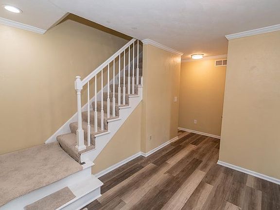 4th image of 2407 E 5th St