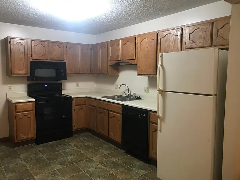 L-1208 W Jefferson St #L — Photo 12