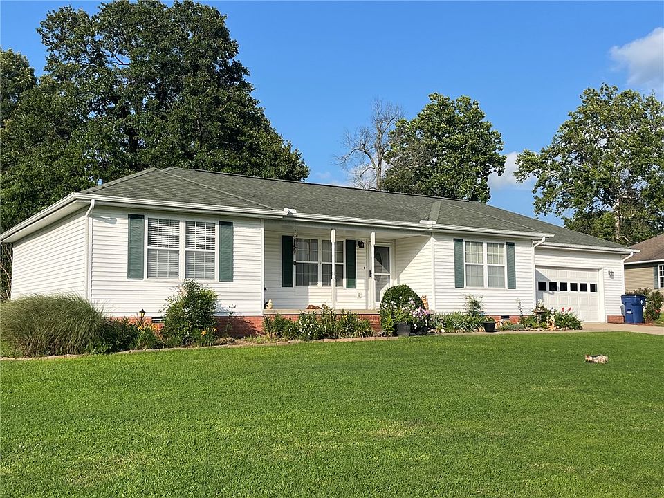 1st image of 2632 Lacy Ln