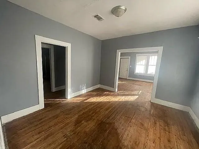 350 Vardaman St. — Photo 4