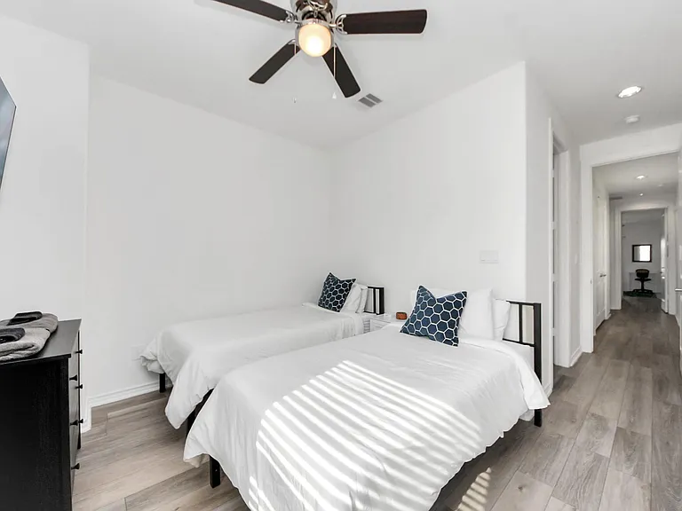 3243 Real St #A — Photo 24