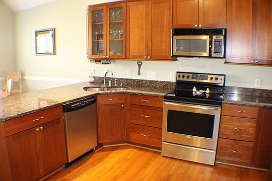 4th image of 1058 Cody Dr