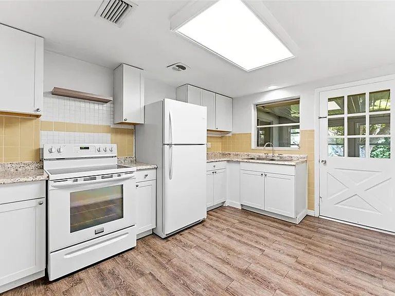 7814 Talisman Dr — Photo 3