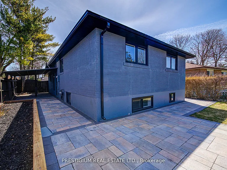6 Willis Dr #UPPER LEVEL — Photo 31