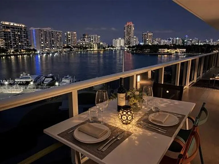 900 Bay Dr #424 — Photo 22