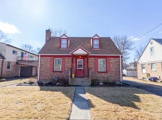 555 Kendall Ln, Dekalb, IL 60115