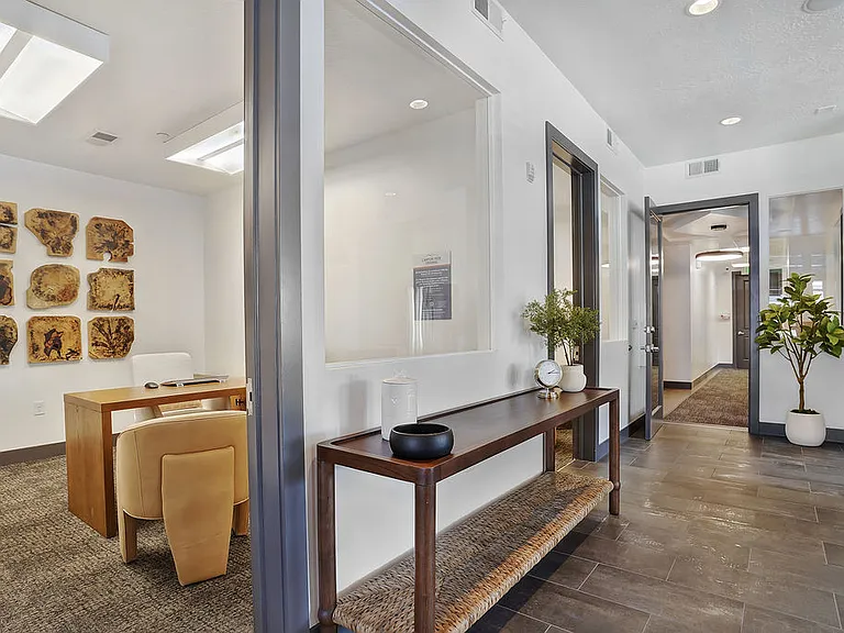 Leasing Office