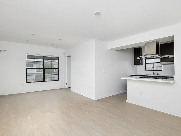 Luxe West — Photo 18