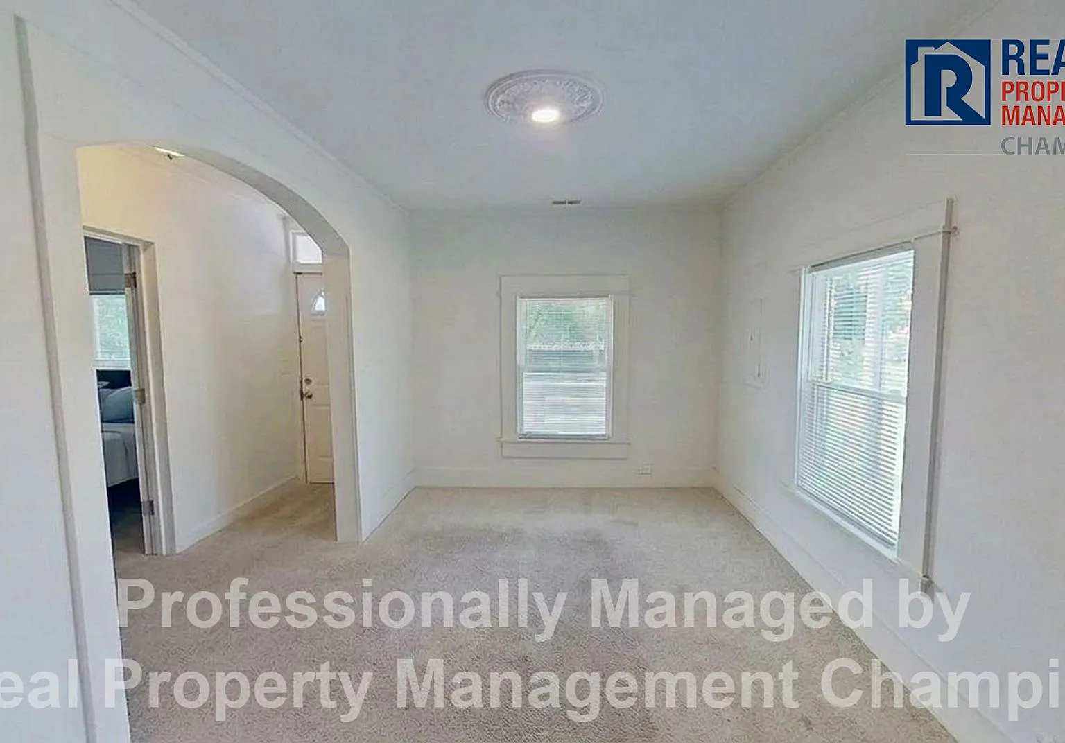 Fully Updated 3 BD/1 BA Cottage w/Covered Porch, Off-Street Parking, W/D Included — Photo 3