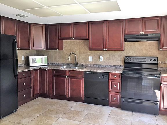 4th image of 1305 Winding Brook Way