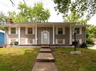 708 NE Darwin St, Lees Summit, MO 64063