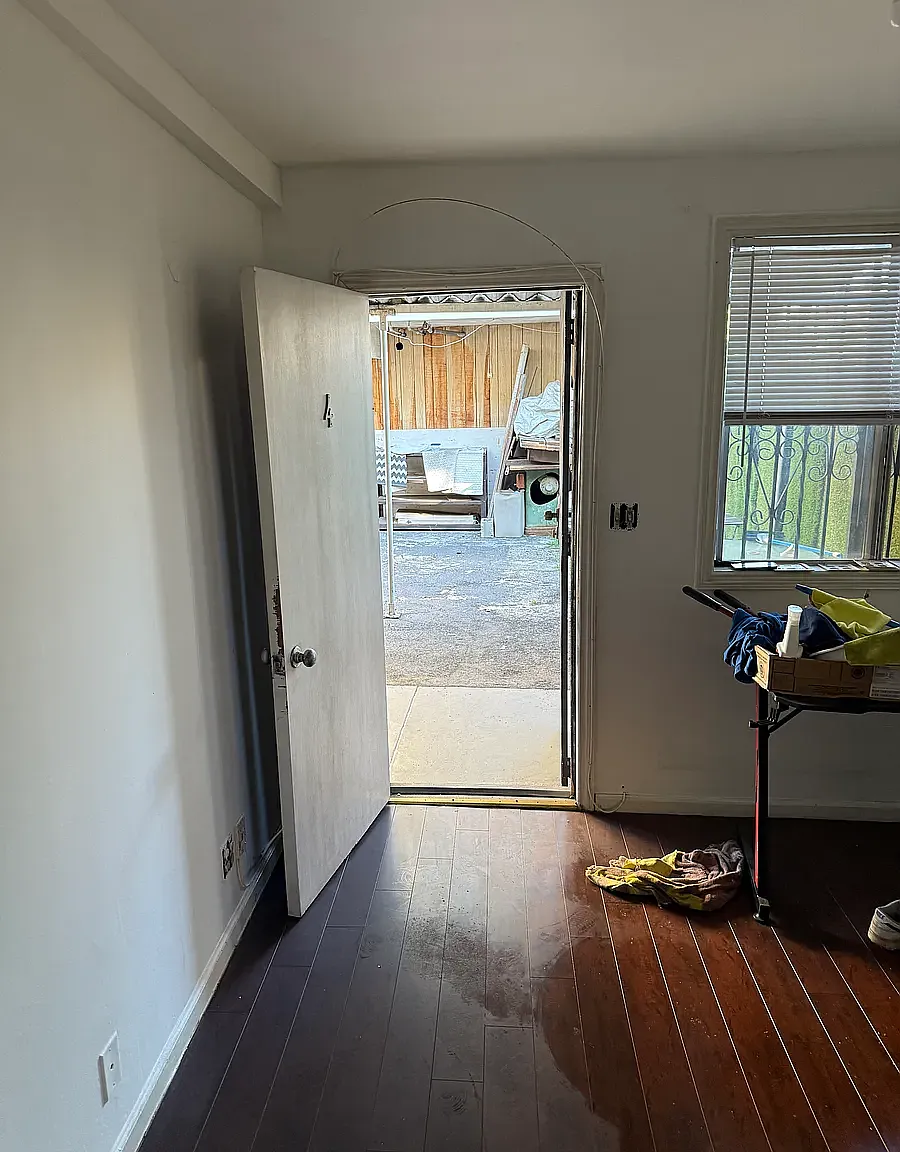 1 bed, 300 sqft, $1,400 — Photo 2