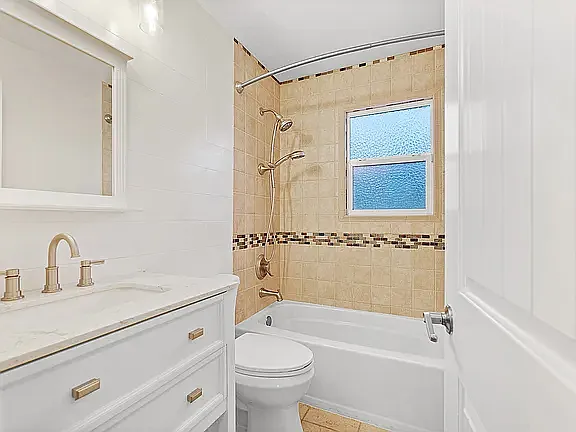 712 E 39th Ave — Photo 12
