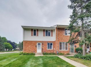2034 Arkwright St, Saint Paul, MN 55117