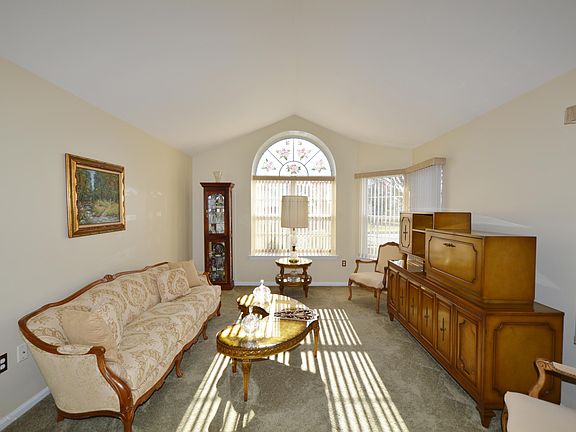 4th image of 2750 Lenox St