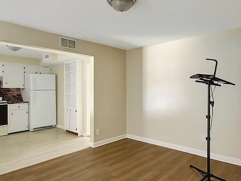 2325 Spring Park Rd #1 — Photo 7