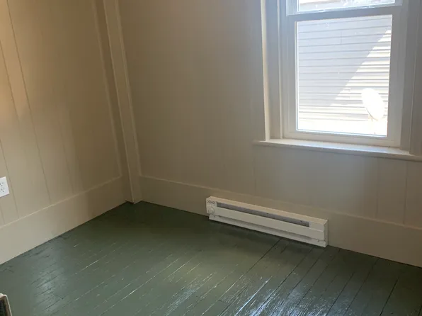 8 Mary St, Pottsville, PA 17901