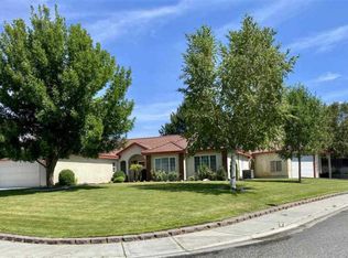 2704 Briarwood Ln, West Richland, WA