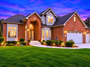 9405 Julia Dr, Saint John, IN 46373