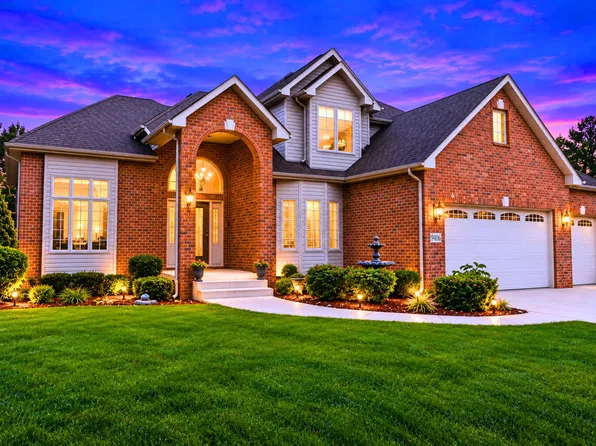 9405 Julia Dr, Saint John, IN 46373