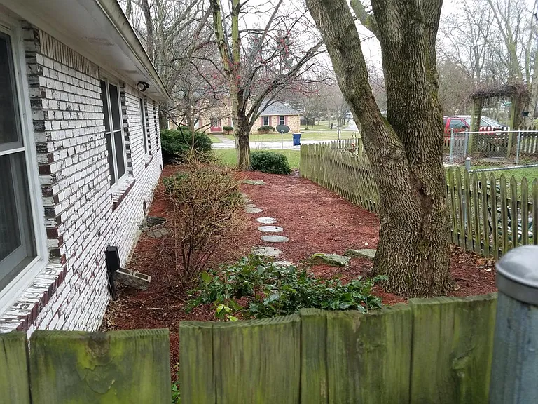4640 Woodshire Dr — Photo 3