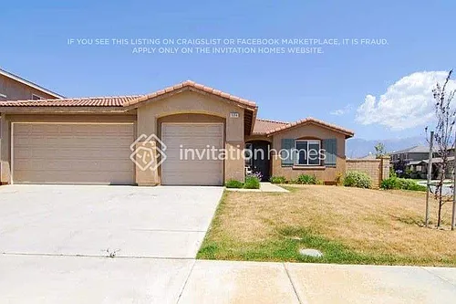 1594 Leslie St Photo 1