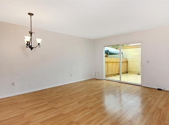 3rd image of 606 Beverly Pl