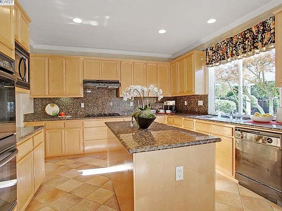 3rd image of 6985 Hillstone Ct