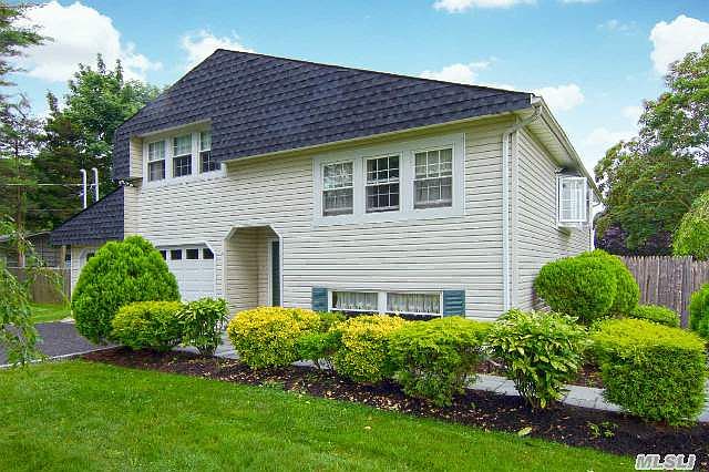 1st image of 4 Roseland Ln