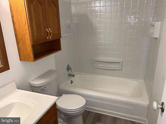 3rd image of 2531 Forest Ln #E-19