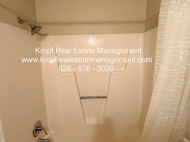 148 Sequoyah Hills Dr — Photo 17