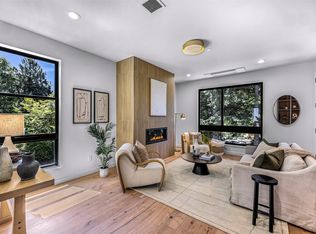 19215 77th Ct NE #101, Kenmore, WA 98028