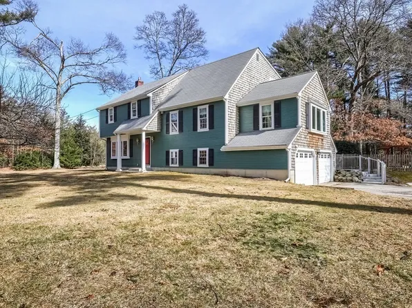 3 Boulton St, Carver, MA 02330