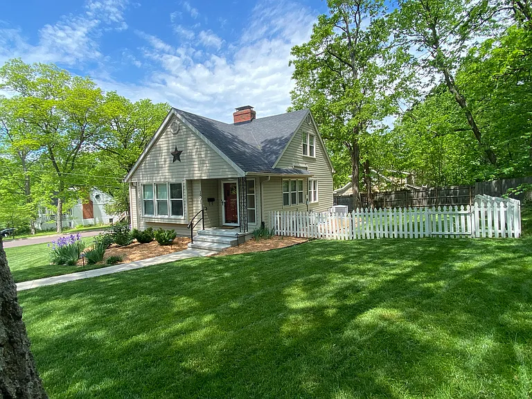 1801 University Ave — Photo 10