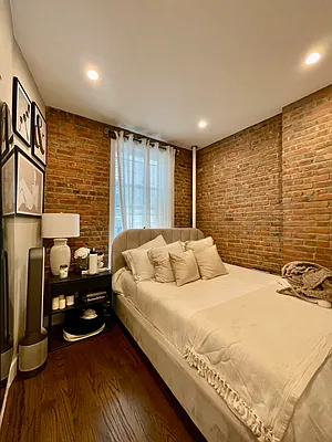 Rented by Douglas Elliman | media 25